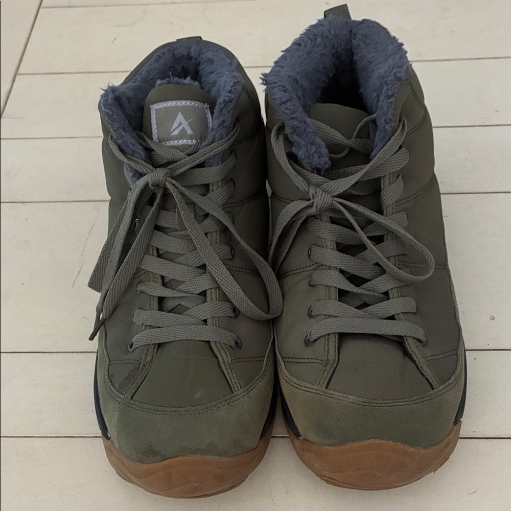 Azooken men’s’ winter backpacking snow boots.